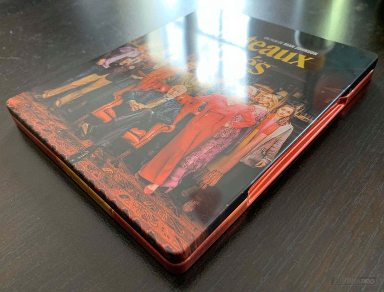 A-Couteaux-Tirés-steelbook-fr-3-1-768x585 (1).jpg