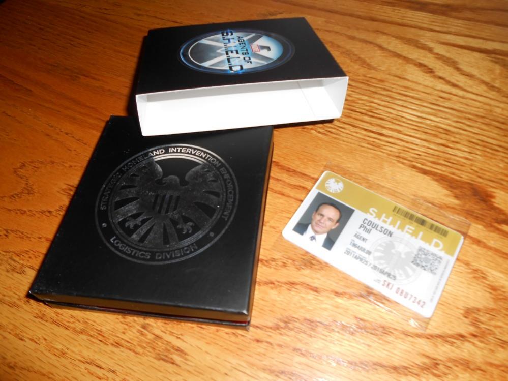 eFX Phil Coulson S.H.I.E.L.D. agent badge replica review - NYCC exclusive 