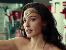 gal-gadot-te-guiña.gif