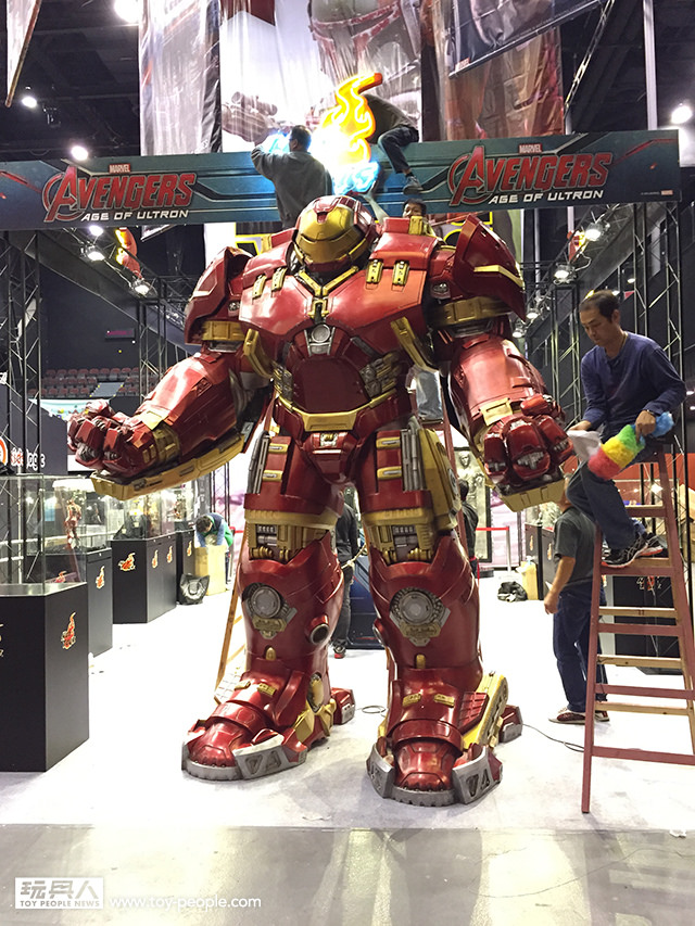 hulkbuster_fullsize01.jpg