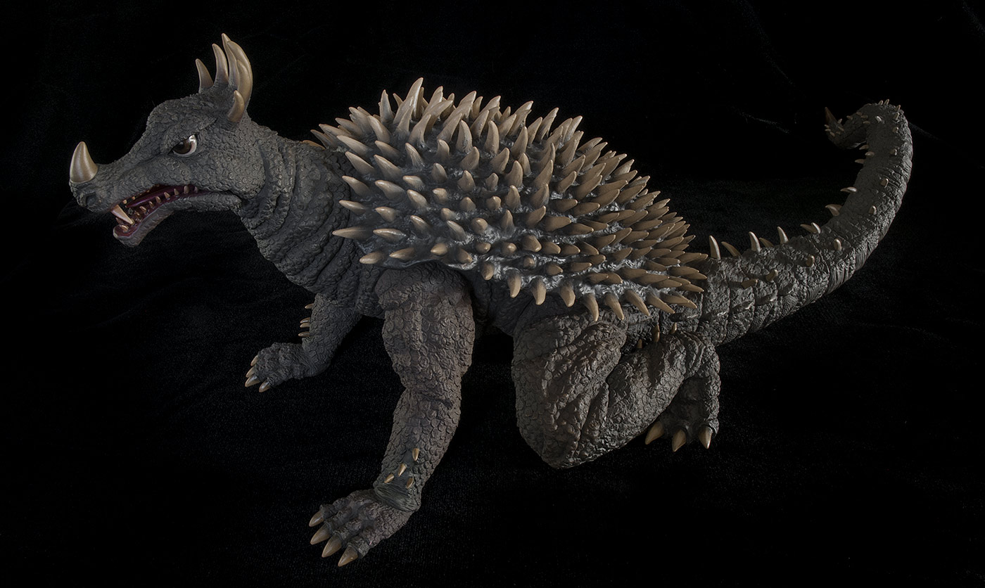 kaijuaddicts-xplus-anguirus-left.jpg