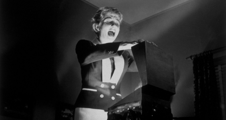 kiss-me-deadly-1502205920-726x388.jpg
