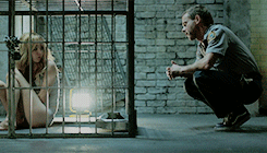 tumblr_oilwcrZzUo1vvaceuo8_r1_250.gif