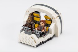 LEGO_SDCC_2018_Millennium_Falcon_Cockpit.jpg