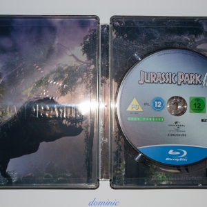 Jurassic Park III - Inside with disc.jpg