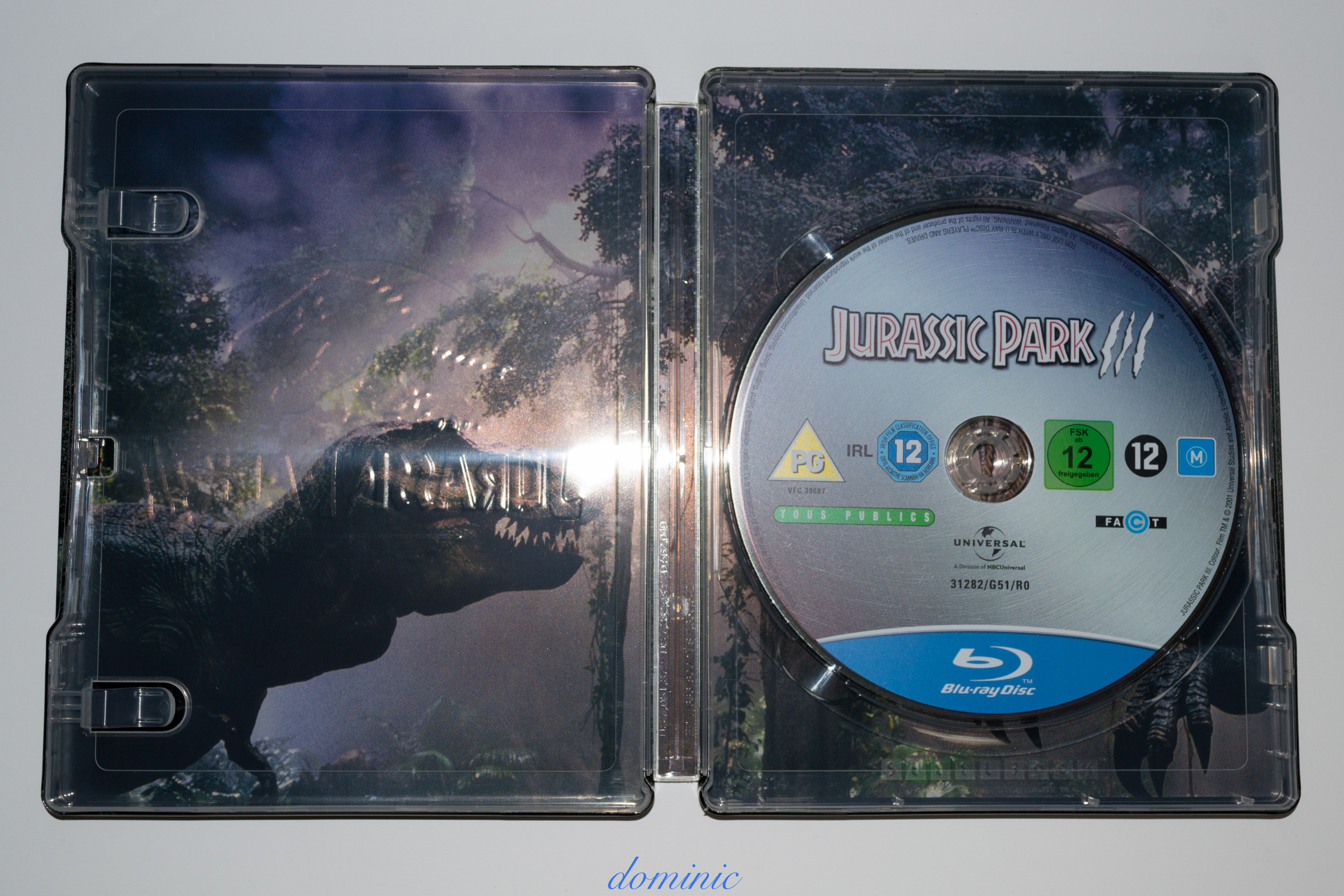 Jurassic Park III - Inside with disc.jpg