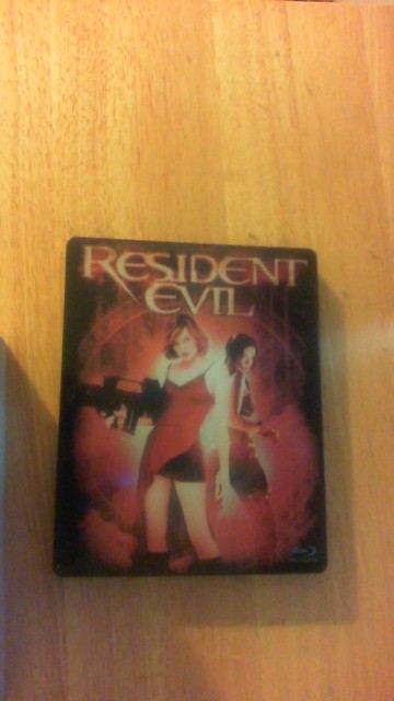 RESIDENT EVIL WALMART EXCLUSIVE  (1)