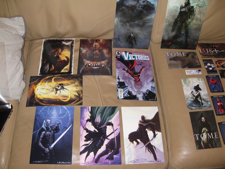 Some smal art prints of Drizzt and others.