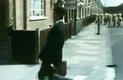 tumblr_mggputSMyu1qc2bleo2_250.gif