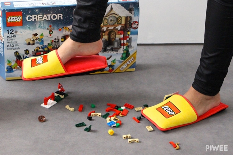 brand-station-LEGO-slippers-1.jpg