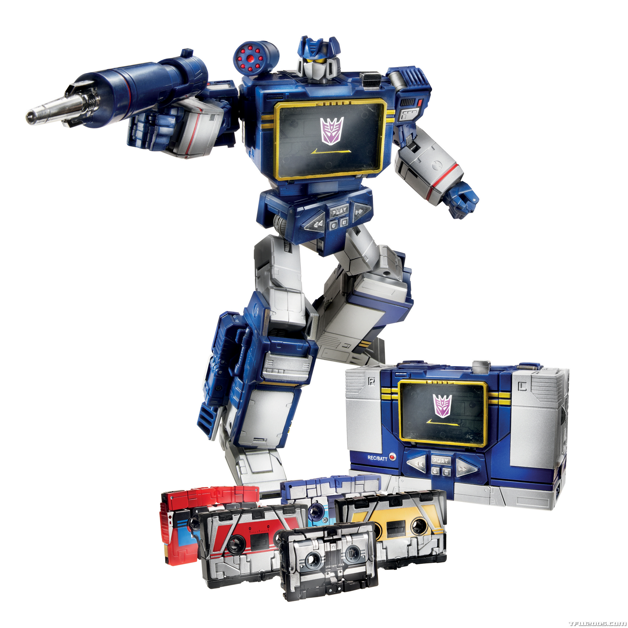 A43480610-Transformers-Masterpiece-Soundwave-ALL_rs_1362457440.jpg