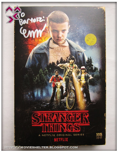 Stranger_Things_Season_1_Target_Exclusive_Collectors_VHS_Edition_signed_by_Finn_Wolfhard_01.jpg