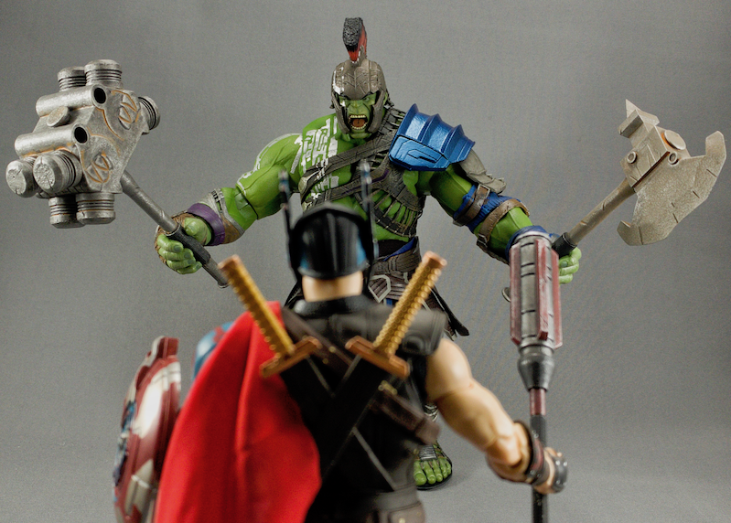 Mezco Toys One: 12 Collective: Marvel Thor Ragnarok Gladiator Hulk Action  Figure